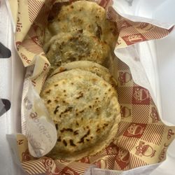 Gorditas Loli's - Steak n cheese Gorditas