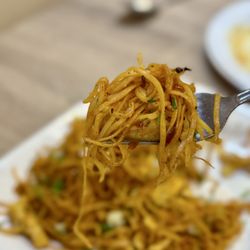 Samikcha MoMo - Mixed Sichuan Chowmein