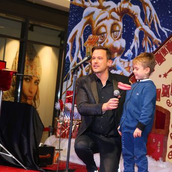 Kinderzauberer Sascha - Weihnachtszauber in den Rathaus Passagen, Berlin - Performing Arts Near Me - Berlin, BE Kinderzauberer Sascha - Weihnachtszauber in den Rathaus Passagen, Berlin - Performing Arts Near Me - Berlin, BE