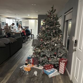 Twin Bear Equipment Rentals - Christmas Eve in big Bear w/The Fam - Party Supplies Near Me - Big Bear Lake, California Twin Bear Equipment Rentals - Christmas Eve in big Bear w/The Fam - Party Supplies Near Me - Big Bear Lake, California