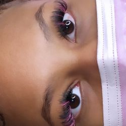 Sweetheart Artistry by Myia - Volume Lash Set with a pop of color
