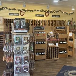 Silver Moon Winery - The shopping area