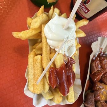 Konnopke's Imbiß - Fries - Food Stands Near Me - Berlin, BE