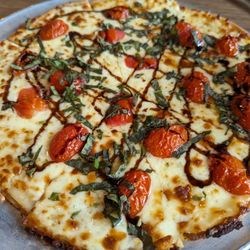 Aubree's Pizzeria & Grill - Gluten free margarita pixza