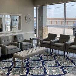 Texan Glass & Solar Control - Super nice and clean waiting area.