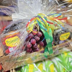 Kin's Farm Market - Fruit basket