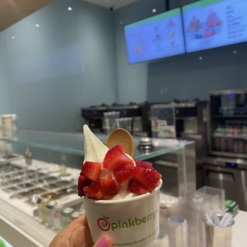 Pinkberry - Mini original with strawberries - Ice Cream & Frozen Yogurt Near Me - San Diego, California Pinkberry - Mini original with strawberries - Ice Cream & Frozen Yogurt Near Me - San Diego, California