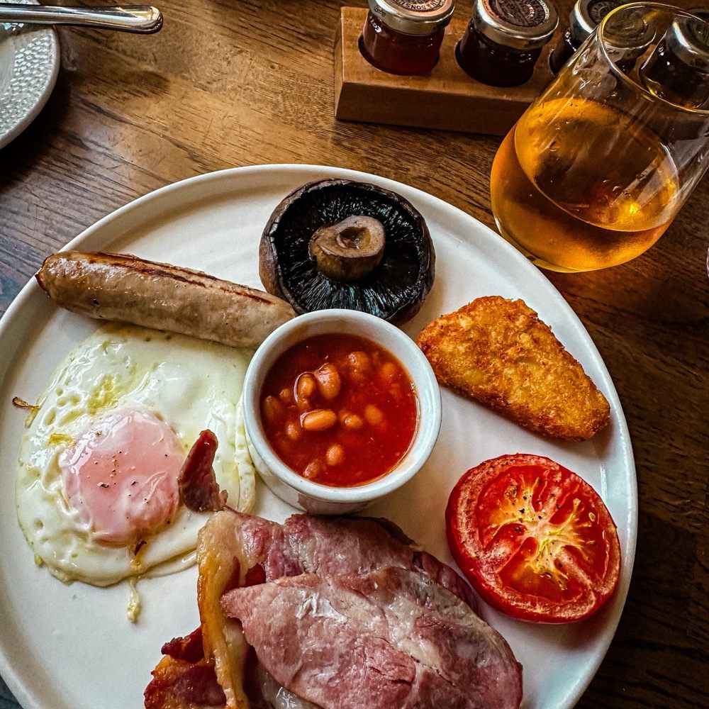 Red Lion Hotel - Full English breakfast - Hotels Near Me - Clovelly, DEV