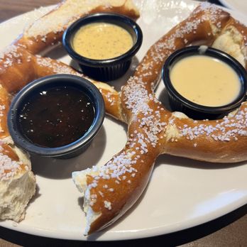 Thirsty Lion - Oven Baked Soft Pretzel - American Near Me - Dallas, Texas