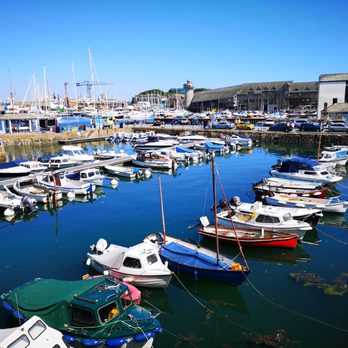The Chainlocker - Pubs Near Me - Falmouth, CON