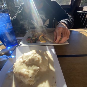 Mr Zeke's Restaurant - Burgers Near Me - Lakeside, Arizona