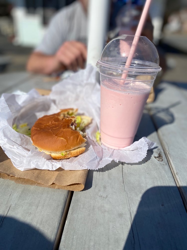 Dairy Freeze Logo