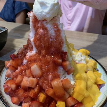 Meet Fresh - Mangoberry Milk Shaved Ice - Desserts Near Me - Plano, Texas