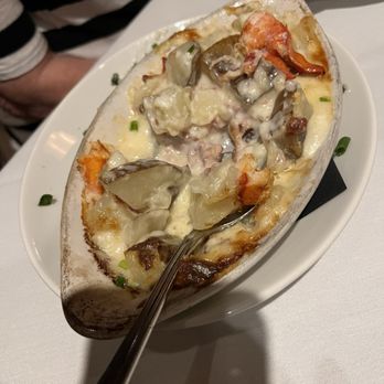 Sullivan's Steakhouse - Potato WHITE CHEDDAR & BACON AU GRATIN POTATOES WITH LOBSTER - Steakhouses Near Me - Baton Rouge, Louisiana
