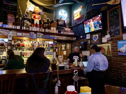 Lew's Grill & Bar by null