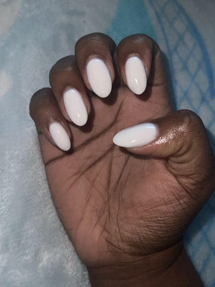 Cali Nails Logo