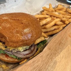 Pat's Pizzeria - Cheeseburger with Truffle Fries