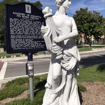 St Armands Circle - Musical statue - Shopping Centers Near Me - Sarasota, Florida St Armands Circle - Musical statue - Shopping Centers Near Me - Sarasota, Florida