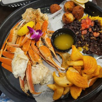 Riptides Raw Bar & Grill - 2pounds of snow crab - Seafood Near Me - Ormond Beach, Florida