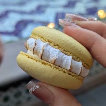 Honey & Butter Macarons - Lemon meringue - Macarons Near Me - Irvine, California Honey & Butter Macarons - Lemon meringue - Macarons Near Me - Irvine, California