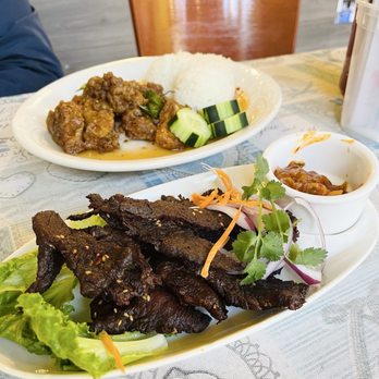 Rose Garden Uptown - 58 Seen Savanh - Lao Beef Jerky - Thai Near Me - Oakland, California