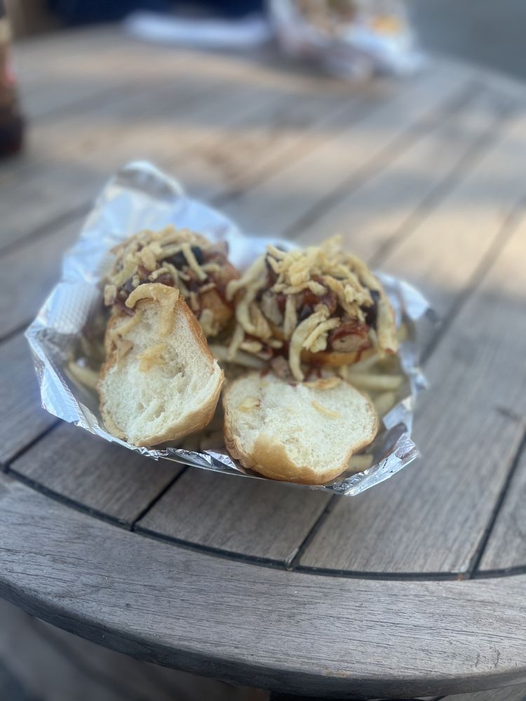 B & W RESORT MARINA Updated September 2024 56 Photos & 38 Reviews