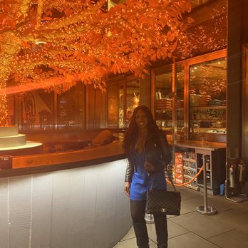 SUSHISAMBA Covent Garden - Courtyard at Sushisamba - Sushi Bars Near Me - London, XGL