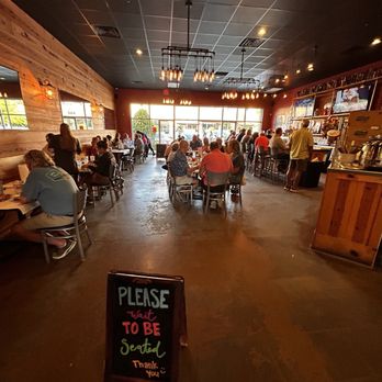 Midtown Pizza Kitchen - Dining area. - Pizza Near Me - Prattville, Alabama Midtown Pizza Kitchen - Dining area. - Pizza Near Me - Prattville, Alabama