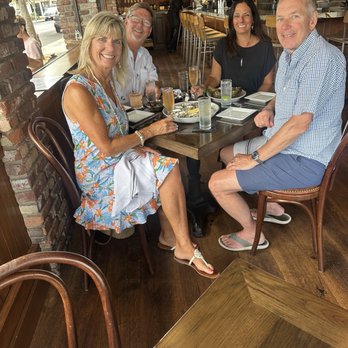 Walt's Wharf - Oysters - Seafood Near Me - Seal Beach, California