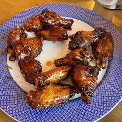 Town Hall Grill - Mango BBQ and Thai Chili wings