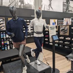 DICK'S Sporting Goods - Women's shoe area