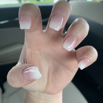 Luxe Nails - Dip Powder Ombré - Nail Salons Near Me - Knoxville, Tennessee