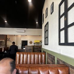 Nona’s Restaurant - Dinning room