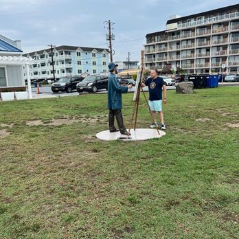 Beach Brew USA - Me admiring the Painter statue - Coffee & Tea Near Me - North Wildwood, New Jersey