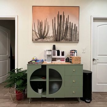 Aura Salon & Suites - Hair Salons Near Me - San Antonio, Texas Aura Salon & Suites - Hair Salons Near Me - San Antonio, Texas