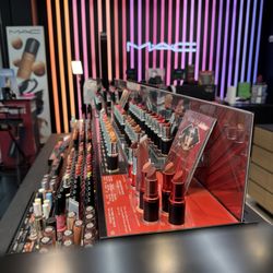 MAC Cosmetics - Store