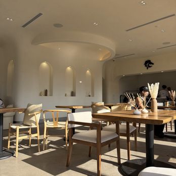 Hala Coffee - Seating area - Coffee Roasteries Near Me - Los Angeles, California