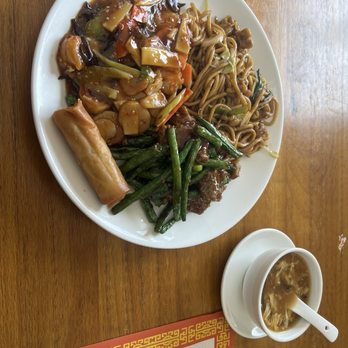 Fortune Garden - Dinner plate: Beef/green bean, Garlic sauce shrimp, chow mein comes with a egg roll and soup of day - Chinese Near Me - Soledad, California Fortune Garden - Dinner plate: Beef/green bean, Garlic sauce shrimp, chow mein comes with a egg roll and soup of day - Chinese Near Me - Soledad, California