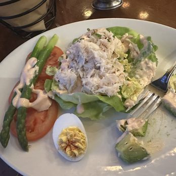 Bistro Boudin - Very fresh Dungeness Crab meat - Bakeries Near Me - San Francisco, California