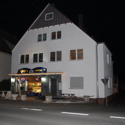 Eksi's Imbiß - Außen Nacht