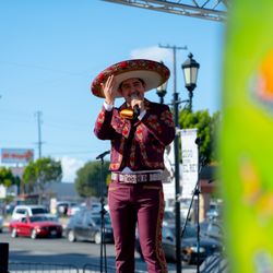Osmar Villa - Singing at the unveiling of the Statue of Vicente Fernandez in Plaza La Alameda