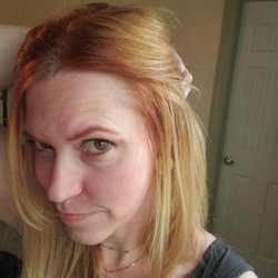 Studio 4 salon - Roots don't match the rest of the hair. The salon insisted to correct the color would only cost $75 and refunded $105, but cost $375 to fix
