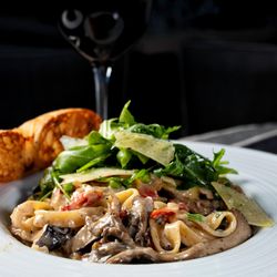 Drift Kitchen & Bar - Lido Beach Resort