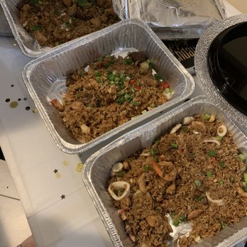 La Perla - This is their "large tray" of arroz chaufa. No, we did not eat before the picture was taken. I'm never ordering from here again. - Seafood Near Me - Weston, Florida La Perla - This is their "large tray" of arroz chaufa. No, we did not eat before the picture was taken. I'm never ordering from here again. - Seafood Near Me - Weston, Florida