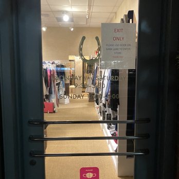 Valentina - Accessories Near Me - Lake Forest, Illinois Valentina - Accessories Near Me - Lake Forest, Illinois