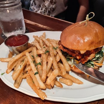 Moonshine Grill - Hoss' Hot Chicken - Southern Near Me - Austin, Texas