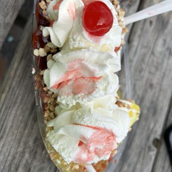 K & W Drive In - Banana split - Ice Cream & Frozen Yogurt Near Me - Springboro, Ohio K & W Drive In - Banana split - Ice Cream & Frozen Yogurt Near Me - Springboro, Ohio