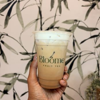 Bloome Fruit Tea & Cafe - Vanilla cloud iced latte - Cafes Near Me - Stamford, Connecticut