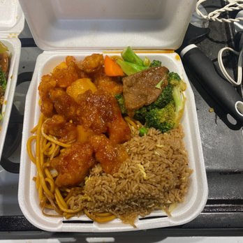 Hong Kong Express - 4 piece broccoli and 2 beef of Beef with Broccoli - Cantonese Near Me - Riverside, California Hong Kong Express - 4 piece broccoli and 2 beef of Beef with Broccoli - Cantonese Near Me - Riverside, California