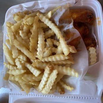 American Deli - 6 pc Wings Meal with fries - Chicken Wings Near Me - Hampton, Georgia